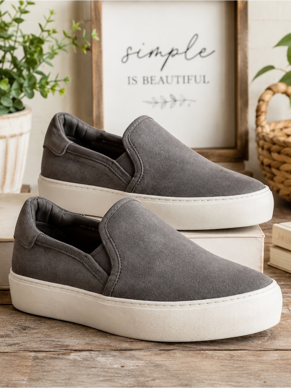 UGG Jass Gray Taupe Slip-On Platform Suede Leather Loafers Size 8.5 106645